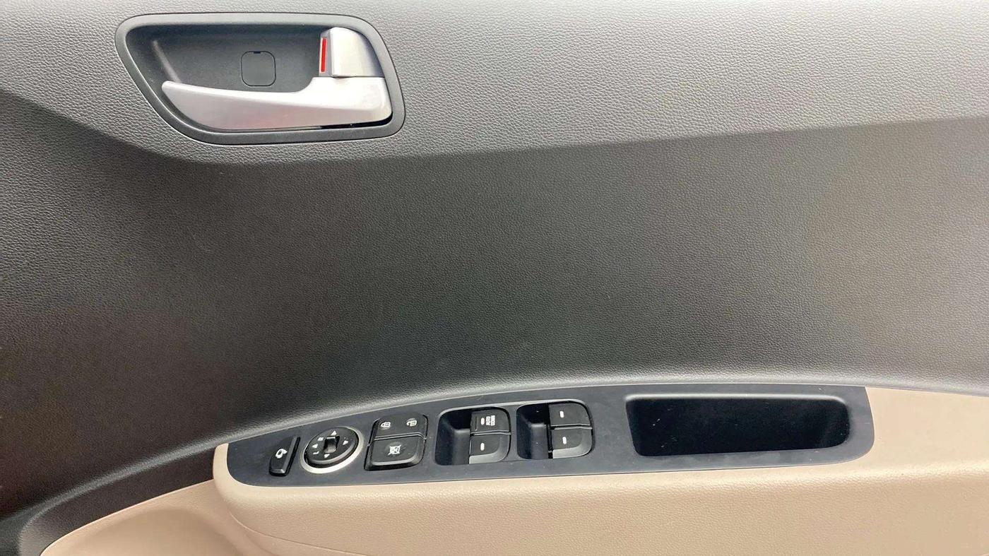 2019 Hyundai Grand i10 SPORTZ 1.2 KAPPA VTVT, Petrol, Manual, 12,605 km, Driver Side Door Panels Control