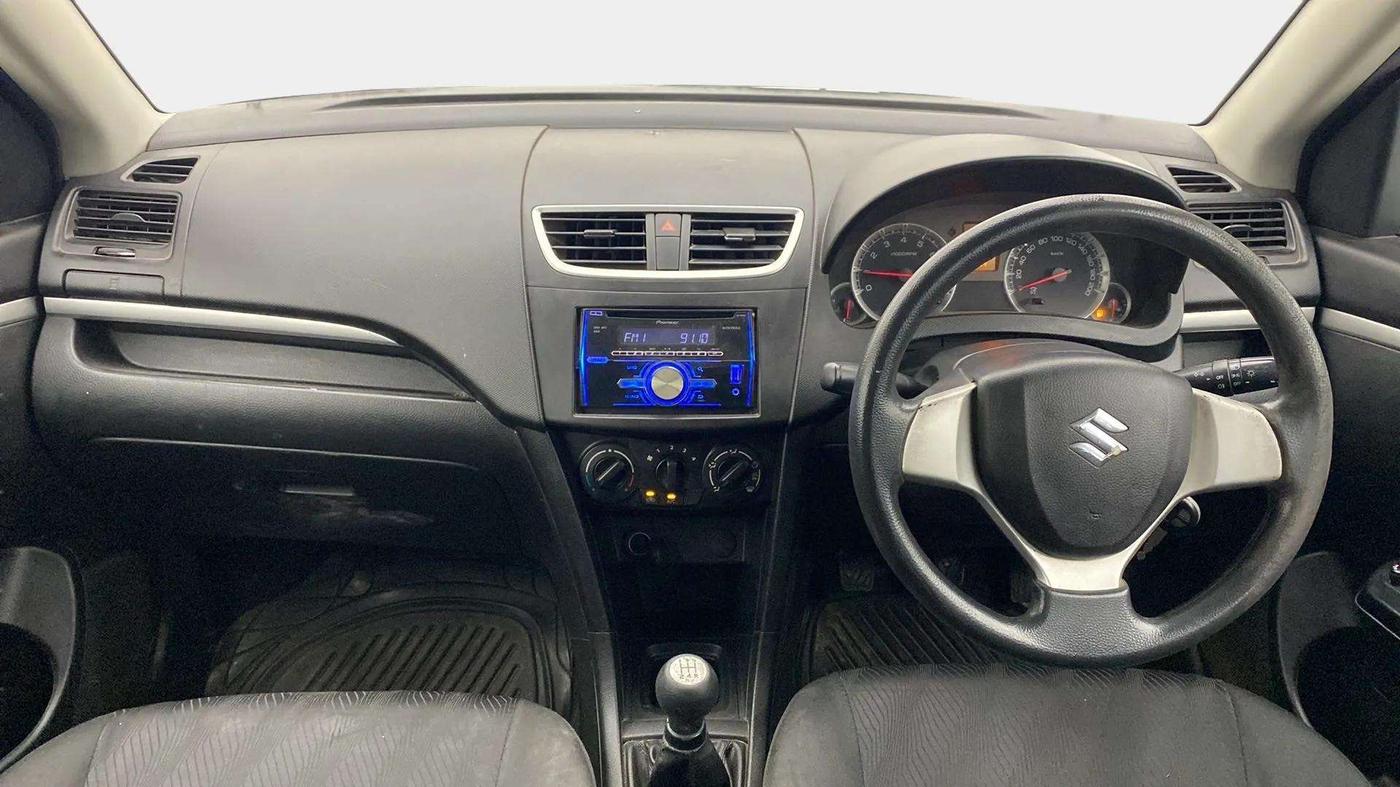 2013 Maruti Swift VXI, Petrol, Manual, 63,528 km, Dashboard