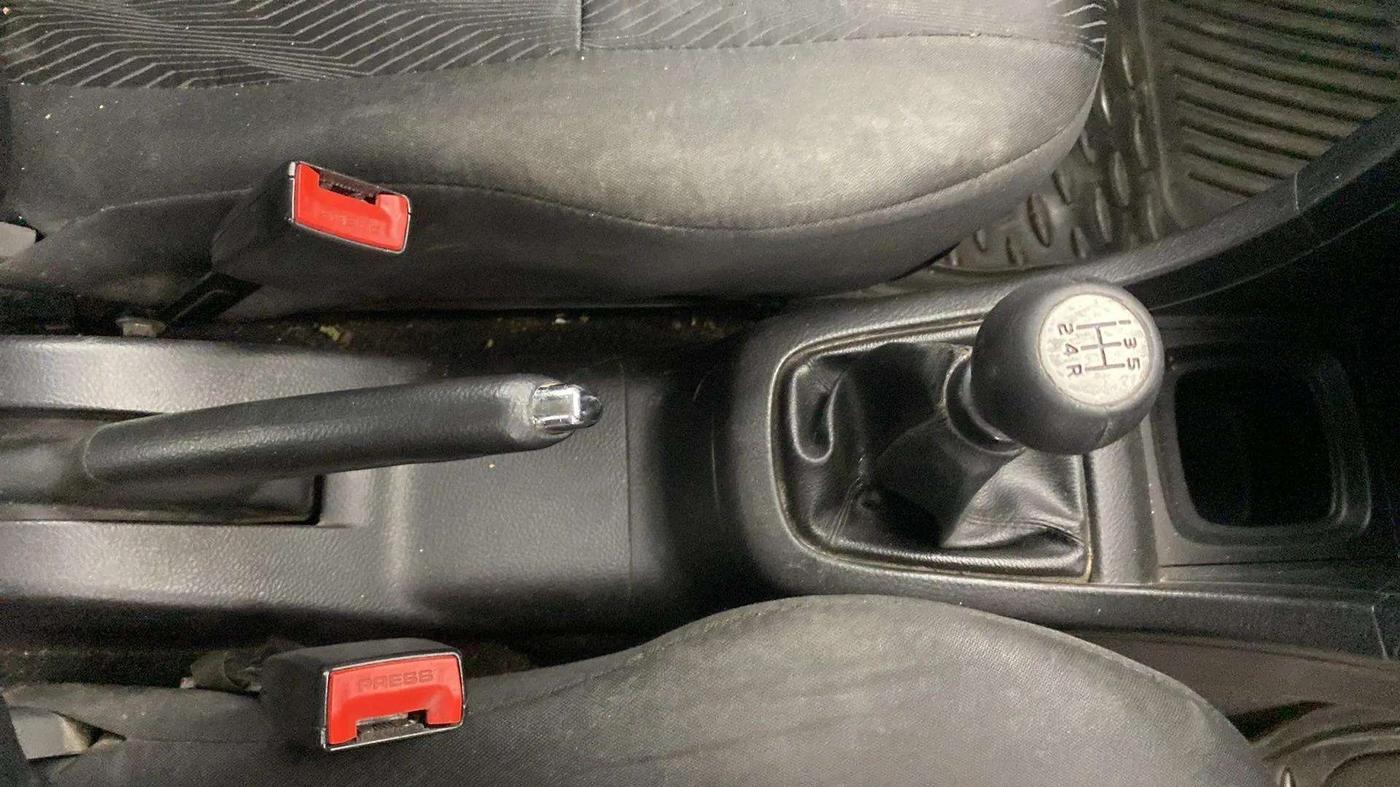 2013 Maruti Swift VXI, Petrol, Manual, 63,528 km, Gear Lever