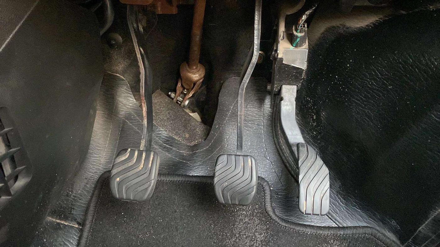 2019 Renault TRIBER RXT, Petrol, Manual, 28,805 km, Pedals