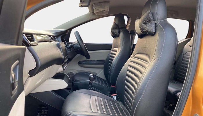 2019 Renault TRIBER RXT, Petrol, Manual, 28,805 km, Right Side Front Door Cabin