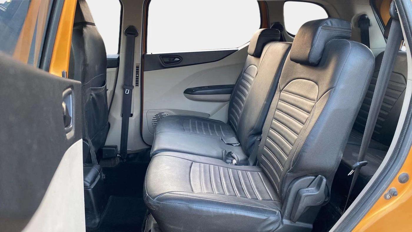 2019 Renault TRIBER RXT, Petrol, Manual, 28,805 km, Right Side Rear Door Cabin