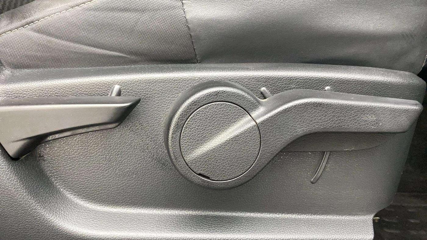 2021 Mahindra Thar LX D 4WD AT CONVERTIBLE, Diesel, Automatic, 25,689 km, Driver Side Adjustment Panel