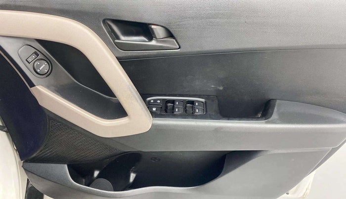 2017 Hyundai Creta E PLUS 1.6 PETROL, Petrol, Manual, 60,423 km, Driver Side Door Panels Control