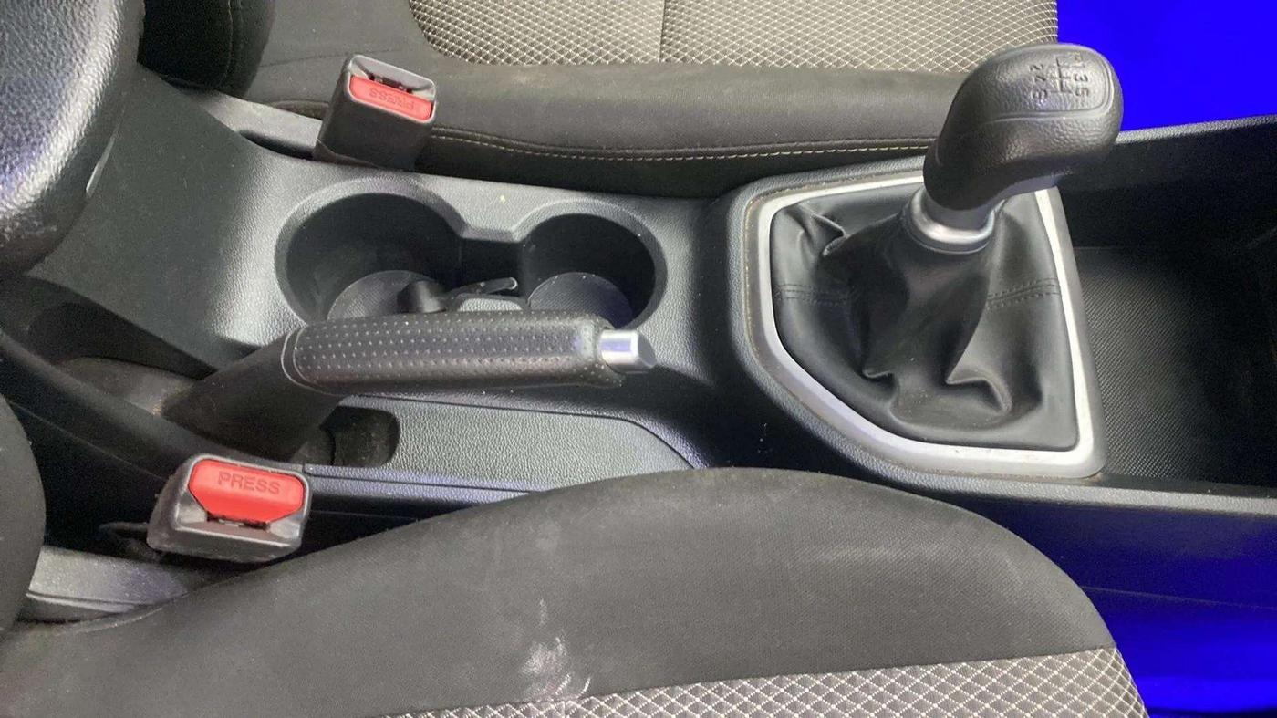 2017 Hyundai Creta E PLUS 1.6 PETROL, Petrol, Manual, 60,423 km, Gear Lever