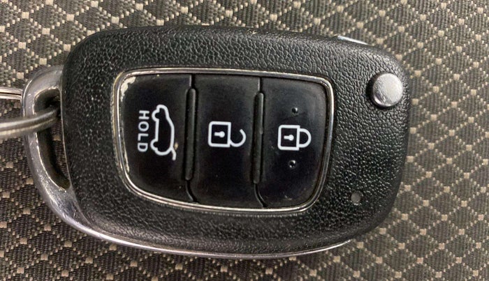 2017 Hyundai Creta E PLUS 1.6 PETROL, Petrol, Manual, 60,423 km, Key Close Up