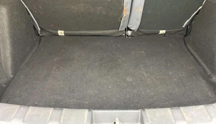 2019 Tata NEXON XZA PLUS DIESEL DUAL TONE, Diesel, Automatic, 75,513 km, Boot Inside