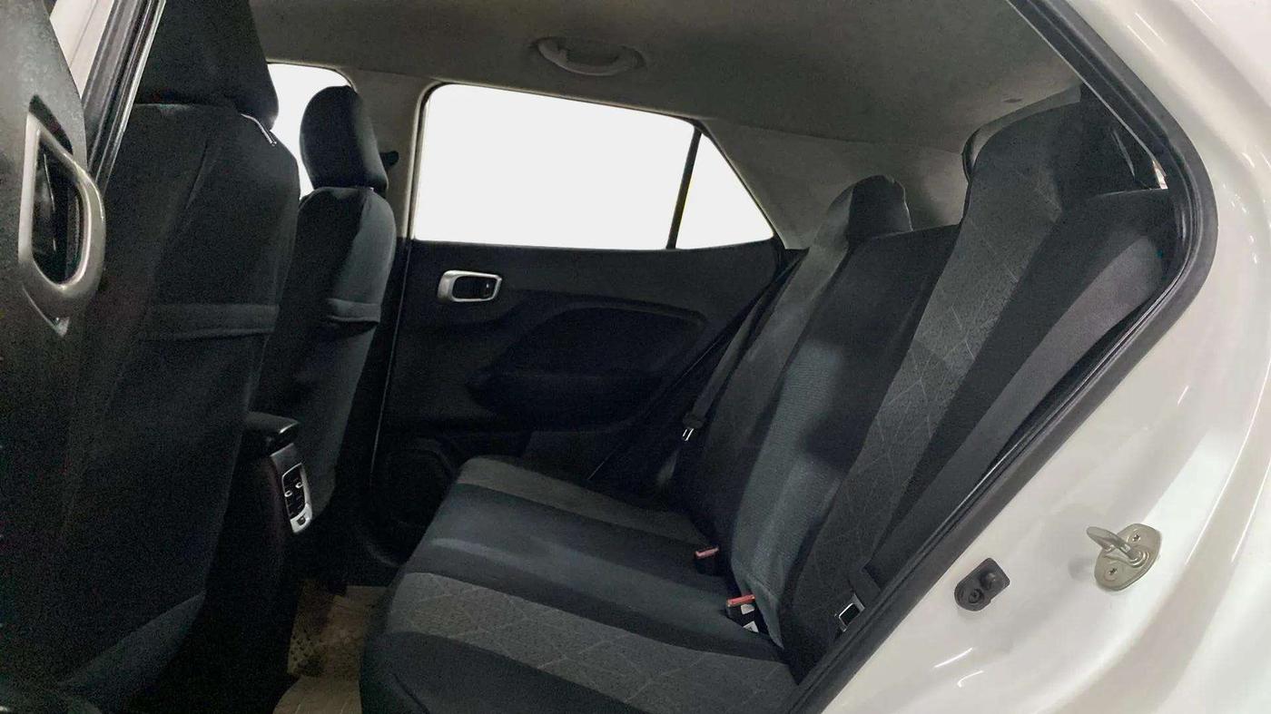 2019 Hyundai VENUE S 1.2, Petrol, Manual, 47,353 km, Right Side Rear Door Cabin