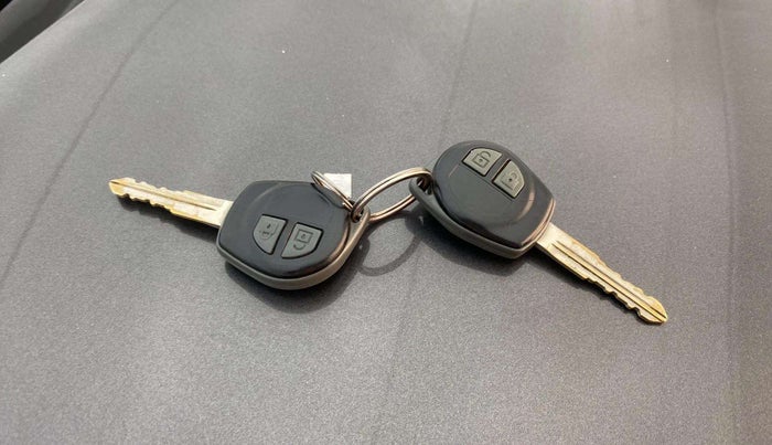 2017 Maruti Ertiga VDI SHVS, Diesel, Manual, 73,897 km, Key Close Up