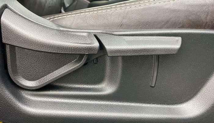 2022 KIA SELTOS HTK PLUS 1.5 IMT, Petrol, Manual, 22,049 km, Driver Side Adjustment Panel