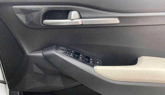 2022 KIA SELTOS HTK PLUS 1.5 IMT, Petrol, Manual, 22,049 km, Driver Side Door Panels Control