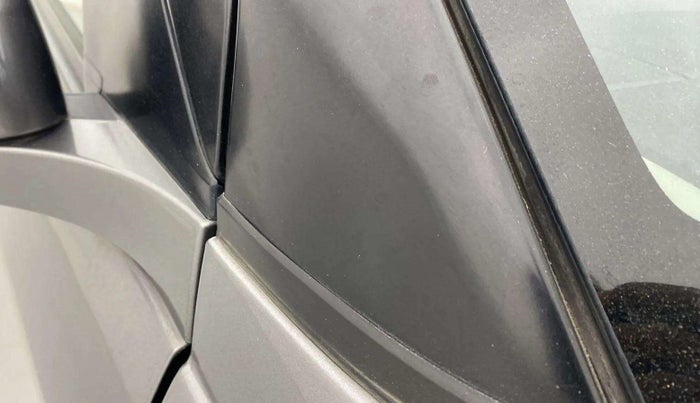 2017 Maruti Swift VXI, Petrol, Manual, 22,312 km, Right A pillar - Slightly dented