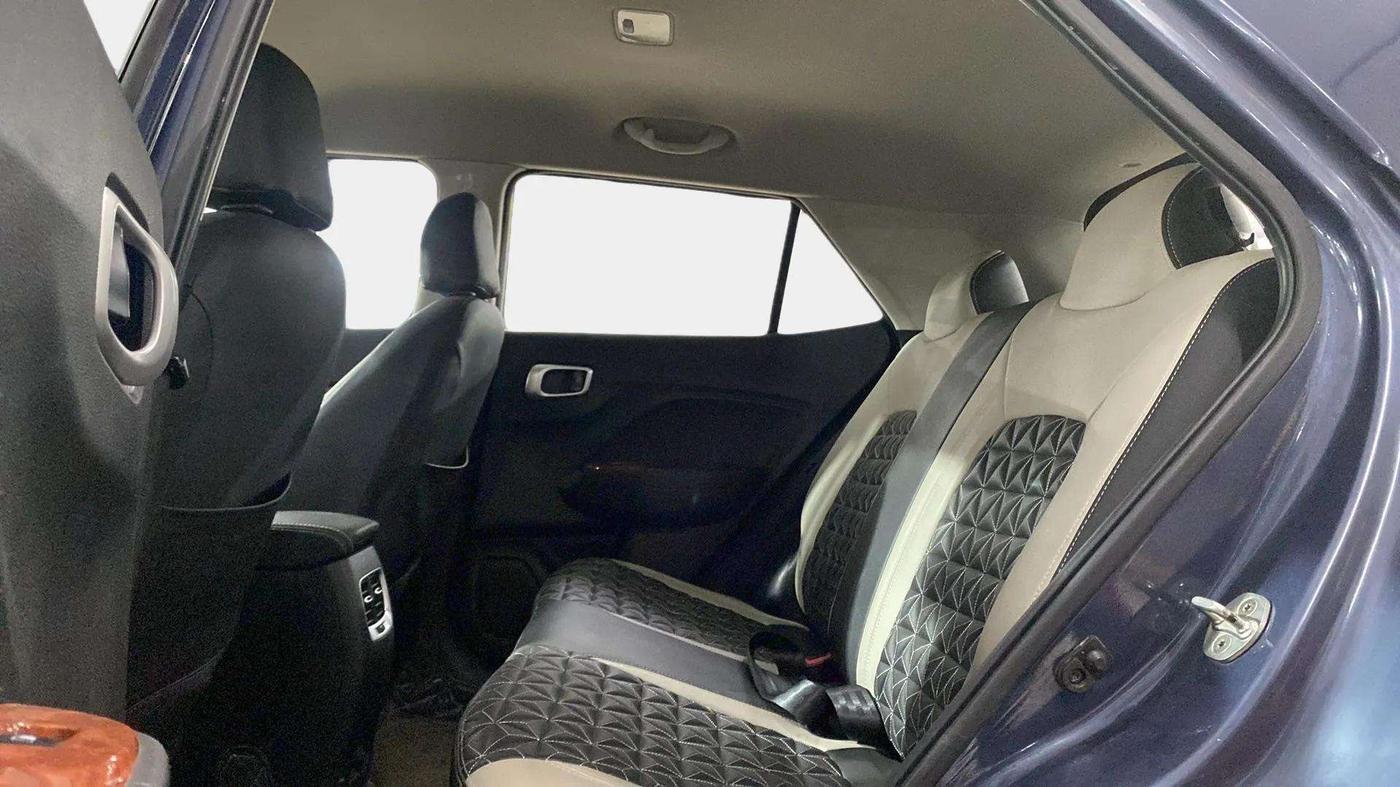 2020 Hyundai VENUE S 1.2, Petrol, Manual, 15,874 km, Right Side Rear Door Cabin