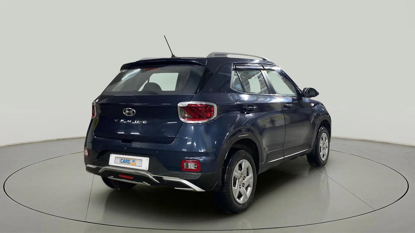 2020 Hyundai VENUE S 1.2, Petrol, Manual, 15,874 km, Right Back Diagonal
