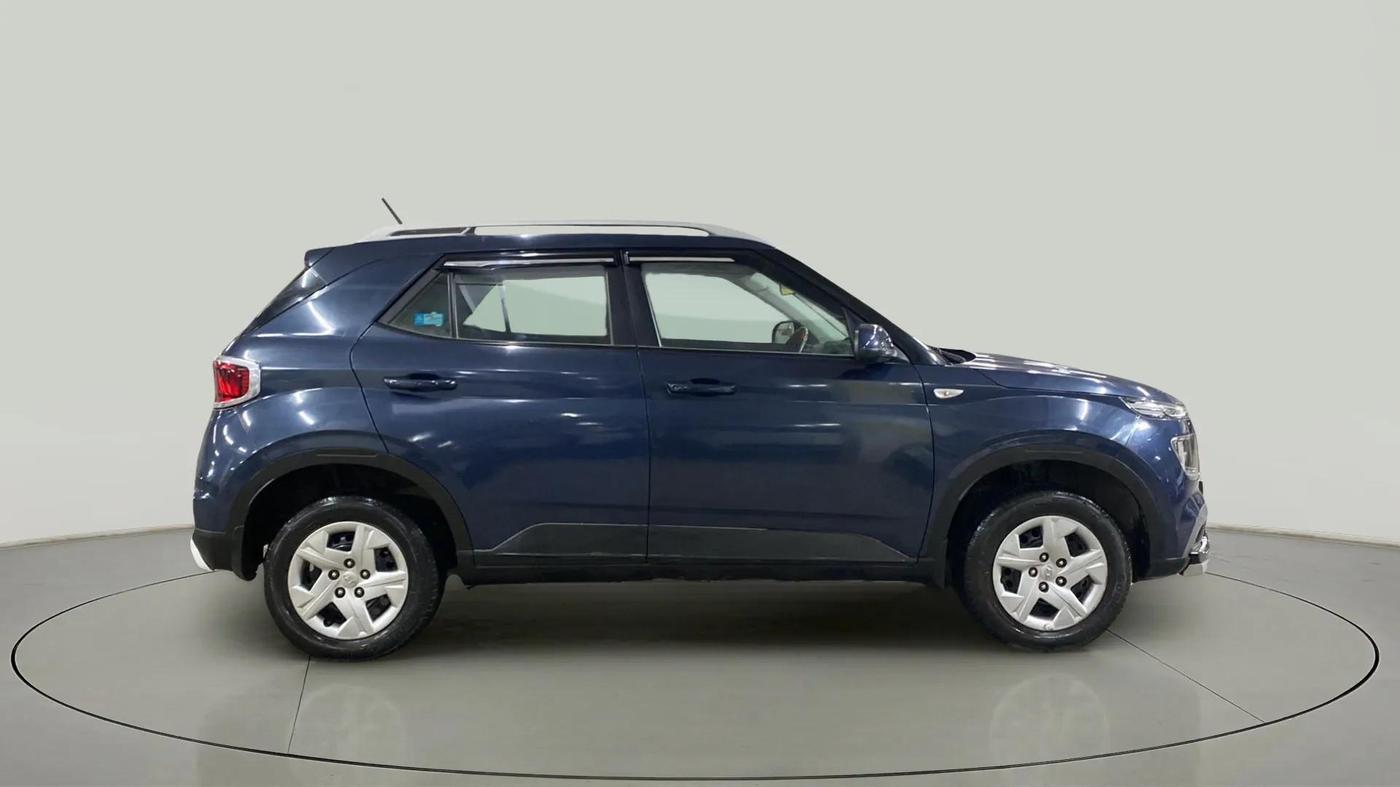 2020 Hyundai VENUE S 1.2, Petrol, Manual, 15,874 km, Right Side View