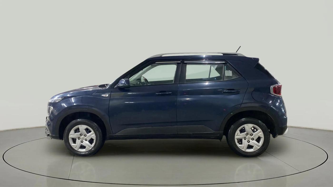 2020 Hyundai VENUE S 1.2, Petrol, Manual, 15,874 km, Left Side