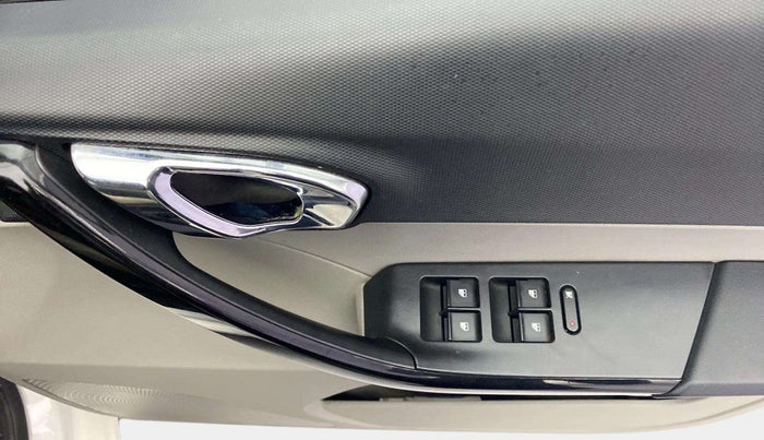 2017 Tata Tiago XZ PETROL, Petrol, Manual, 41,691 km, Driver Side Door Panels Control
