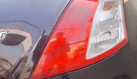 2015 Maruti Swift VXI, Petrol, Manual, 28,726 km, Right tail light - Minor scratches