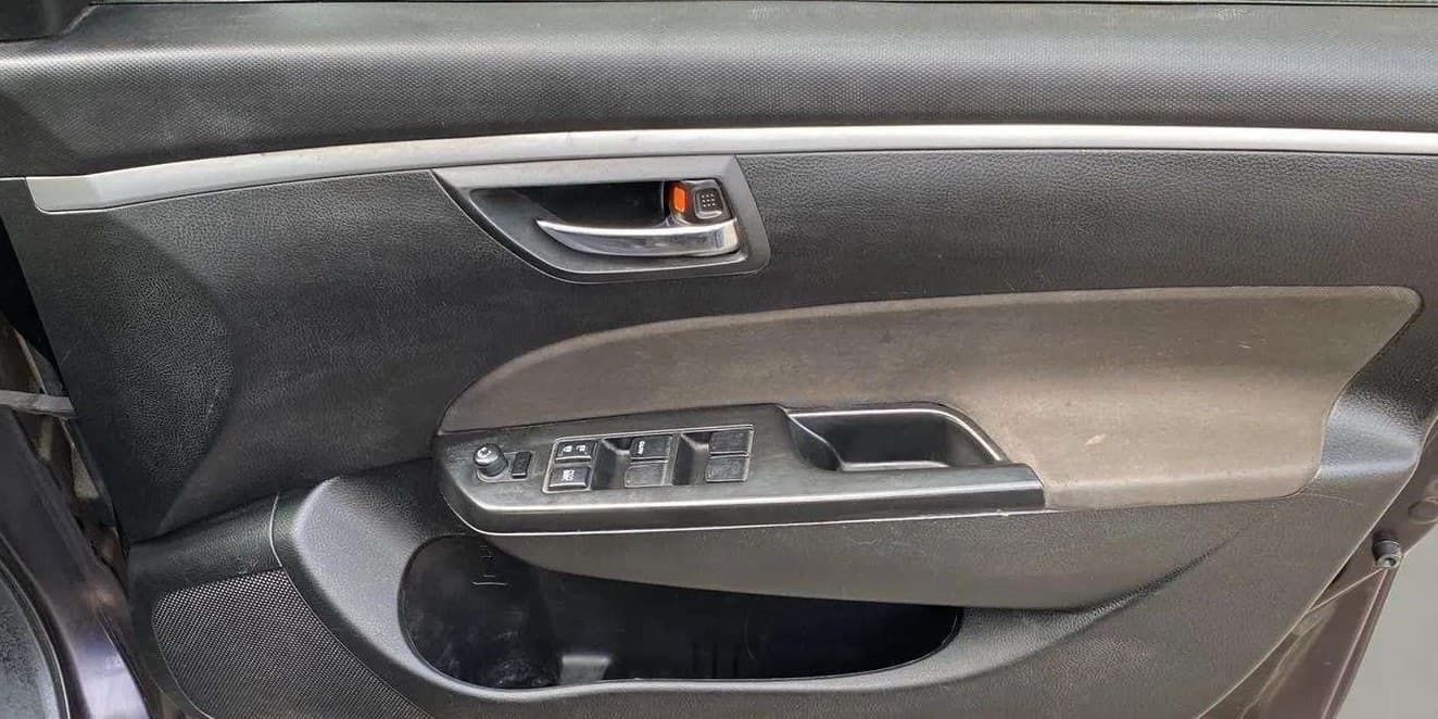 2015 Maruti Swift VXI, Petrol, Manual, 29,226 km, Driver Side Door Panels Control