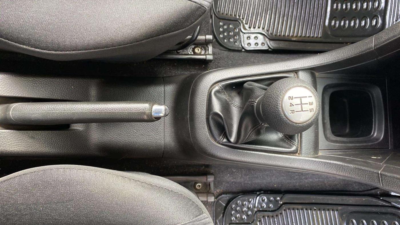 2015 Maruti Swift VXI, Petrol, Manual, 29,226 km, Gear Lever