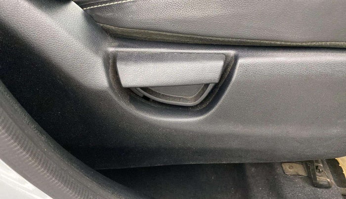 2018 Hyundai NEW SANTRO SPORTZ MT, Petrol, Manual, 38,564 km, Driver Side Adjustment Panel