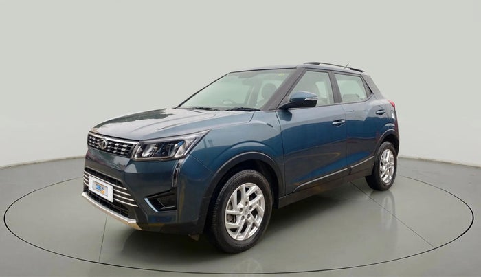 2022 Mahindra XUV300 W8 1.2 PETROL, Petrol, Manual, 12,932 km, Left Front Diagonal