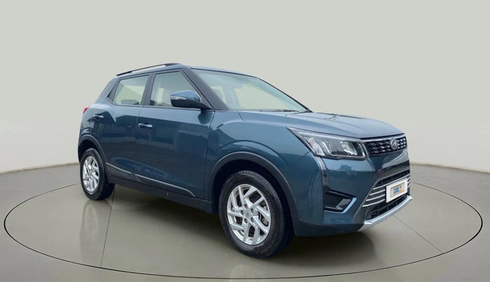 2022 Mahindra XUV300 W8 1.2 PETROL, Petrol, Manual, 12,932 km, Right Front Diagonal