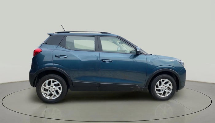 2022 Mahindra XUV300 W8 1.2 PETROL, Petrol, Manual, 12,932 km, Right Side