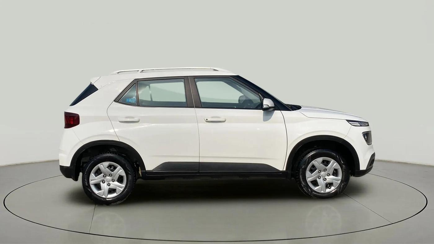 2021 Hyundai VENUE S+ 1.2, Petrol, Manual, 35,538 km, Right Side View