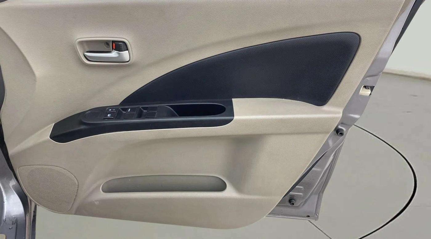 2017 Maruti Celerio VXI (O), Petrol, Manual, 42,500 km, Driver Side Door Panels Control