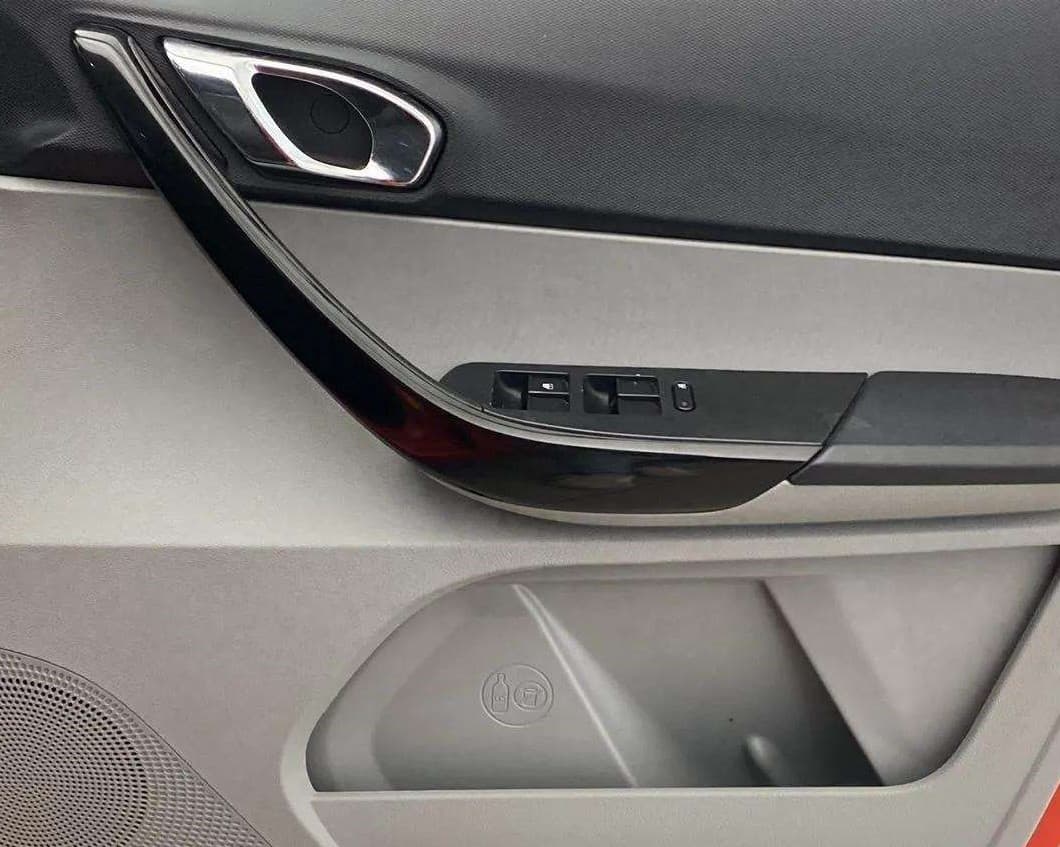 2020 Tata Tiago XZ PETROL, Petrol, Manual, 12,055 km, Driver Side Door Panels Control