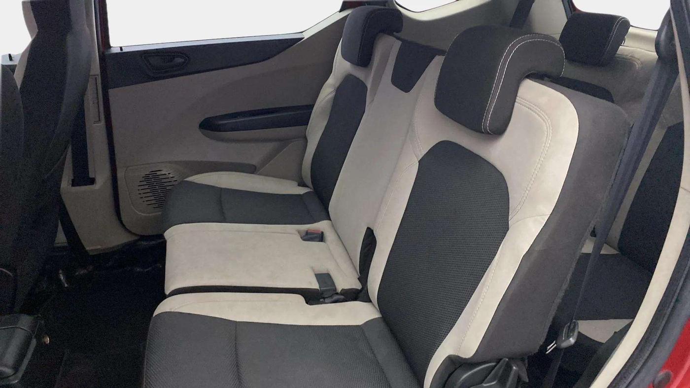 2019 Renault TRIBER RXT, Petrol, Manual, 78,790 km, Right Side Rear Door Cabin