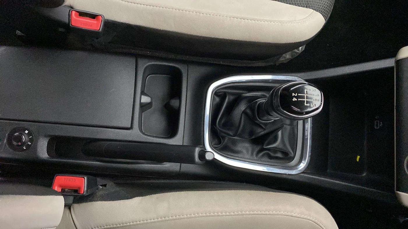 2019 Renault TRIBER RXT, Petrol, Manual, 78,790 km, Gear Lever