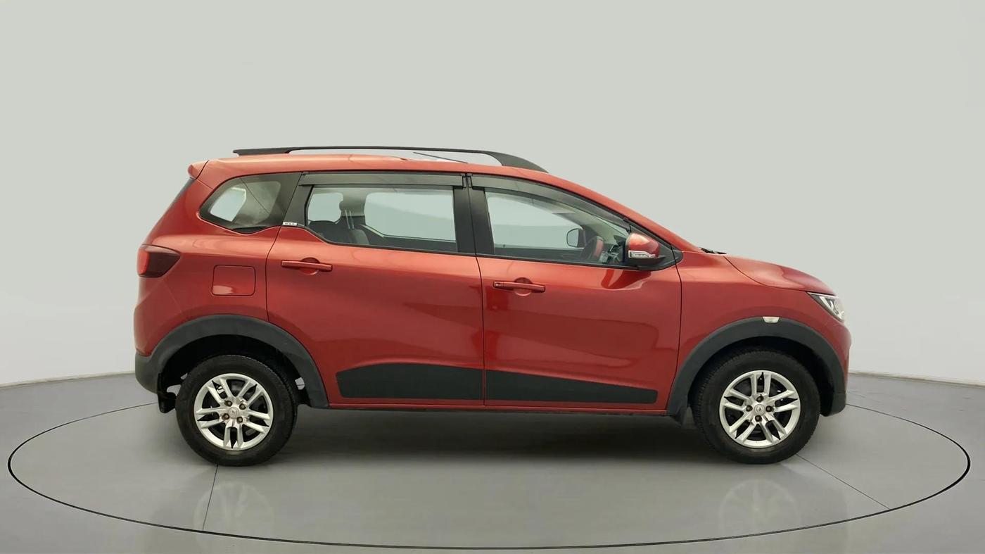 2019 Renault TRIBER RXT, Petrol, Manual, 78,790 km, Right Side View