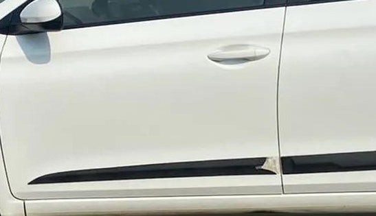 2019 Hyundai Elite i20 MAGNA PLUS 1.2, Petrol, Manual, 29,553 km, Front passenger door - Minor scratches