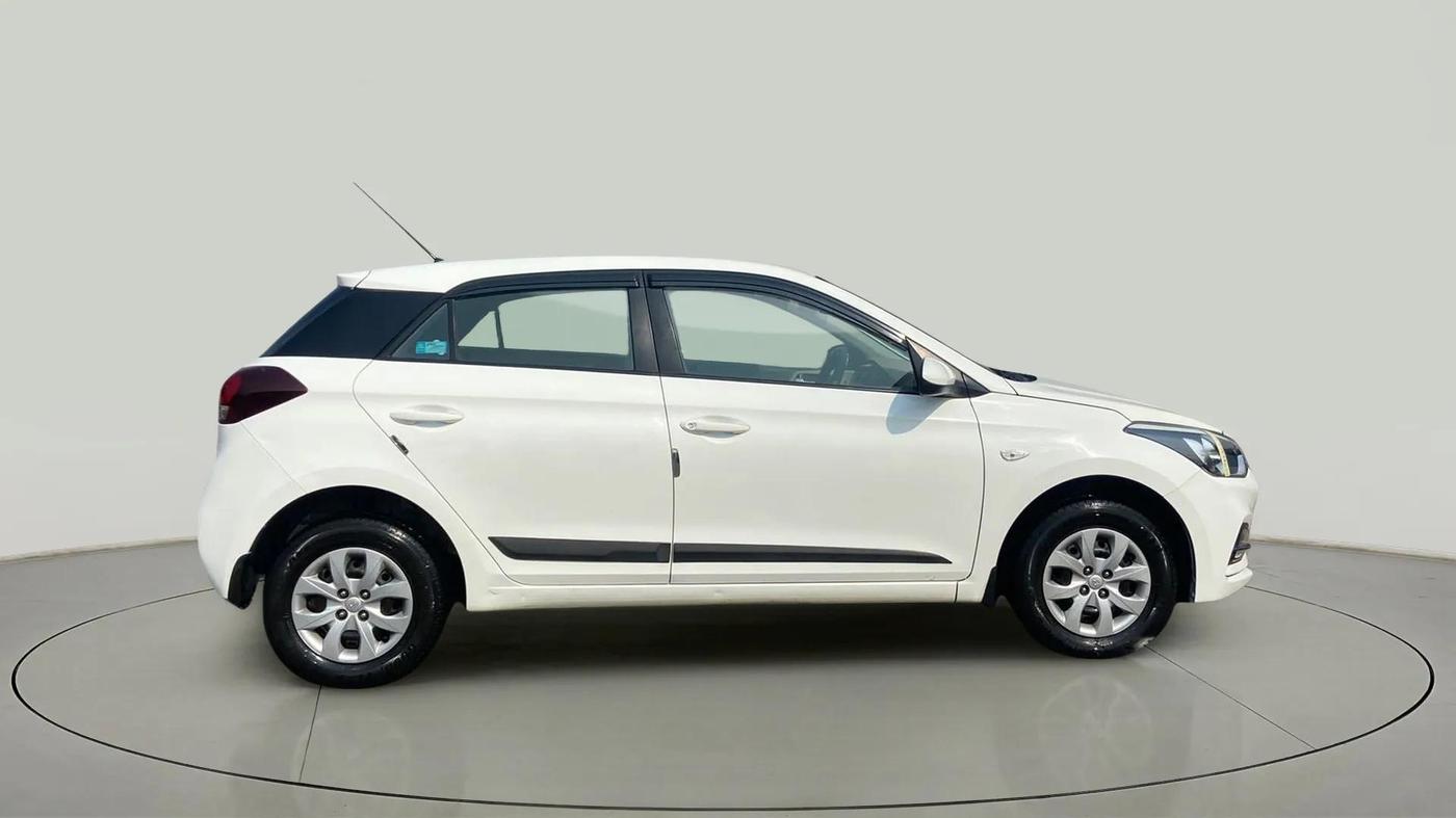 2019 Hyundai Elite i20 MAGNA PLUS 1.2, Petrol, Manual, 29,553 km, Right Side View