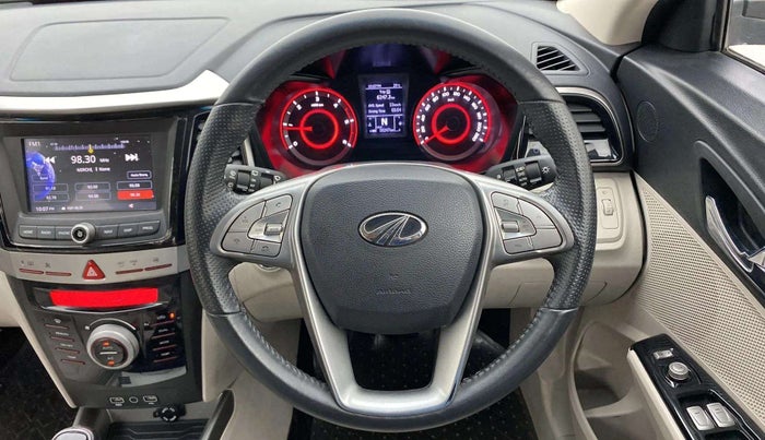 2022 Mahindra XUV300 W8 (O) 1.5 DIESEL, Diesel, Manual, 56,215 km, Steering Wheel Close Up