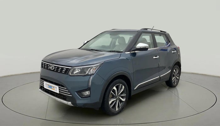 2022 Mahindra XUV300 W8 (O) 1.5 DIESEL, Diesel, Manual, 56,215 km, Left Front Diagonal