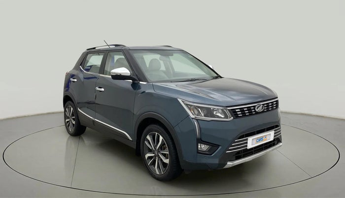 2022 Mahindra XUV300 W8 (O) 1.5 DIESEL, Diesel, Manual, 56,215 km, Right Front Diagonal