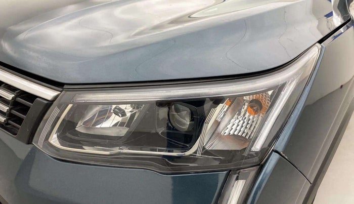 2022 Mahindra XUV300 W8 (O) 1.5 DIESEL, Diesel, Manual, 56,215 km, Left headlight - Minor scratches