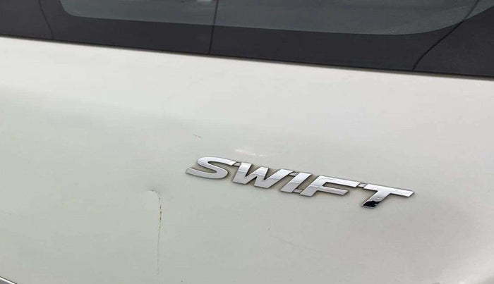 2017 Maruti Swift VXI O, Petrol, Manual, 32,136 km, Dicky (Boot door) - Slightly dented