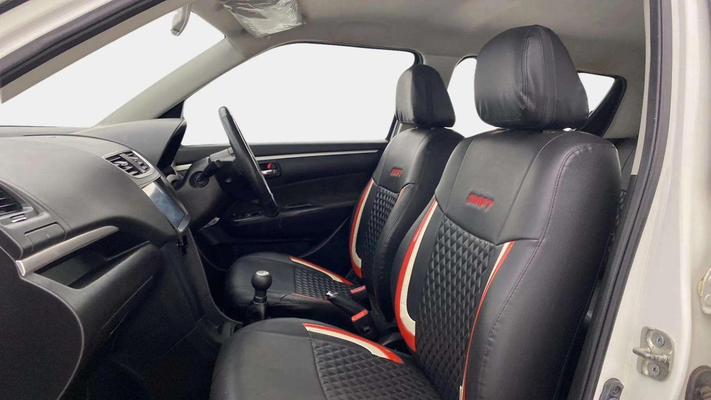 2017 Maruti Swift VXI O, Petrol, Manual, 32,136 km, Right Side Front Door Cabin