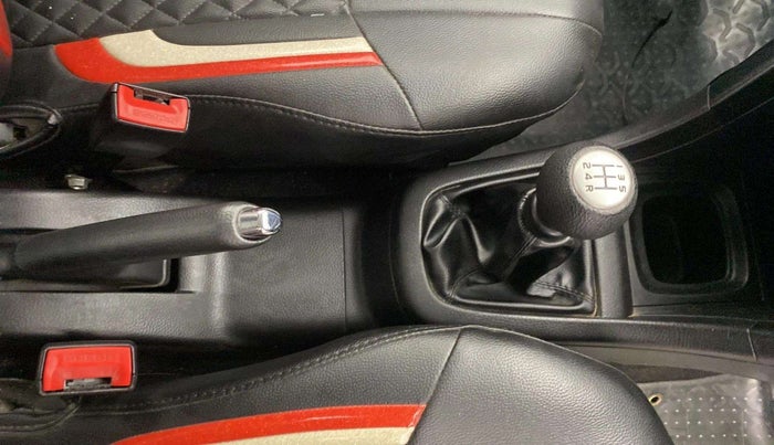 2017 Maruti Swift VXI O, Petrol, Manual, 32,136 km, Gear Lever
