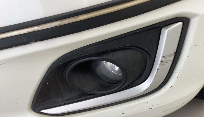2017 Maruti Swift VXI O, Petrol, Manual, 32,136 km, Front bumper - Minor scratches