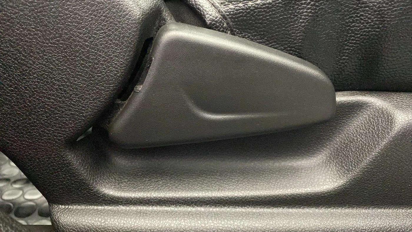 2019 Renault Kwid RXL, Petrol, Manual, 38,318 km, Driver Side Adjustment Panel