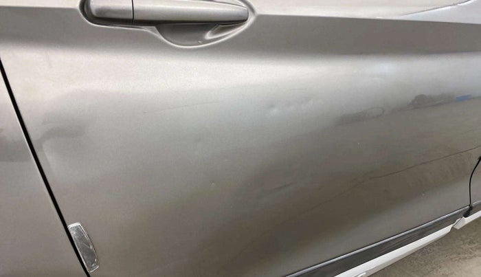 2021 Maruti Ertiga VXI CNG, CNG, Manual, 31,563 km, Right rear door - Slightly dented