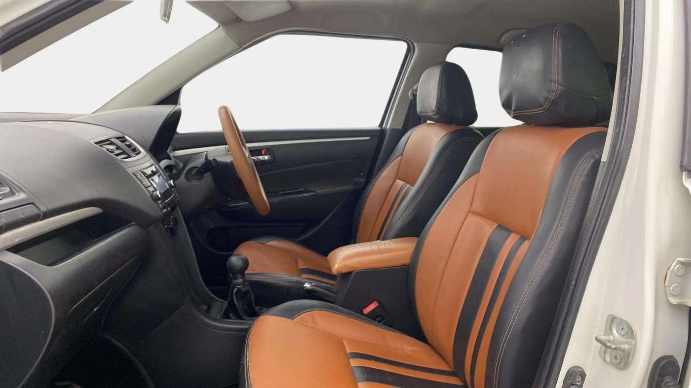 2016 Maruti Swift VXI, Petrol, Manual, 68,474 km, Right Side Front Door Cabin