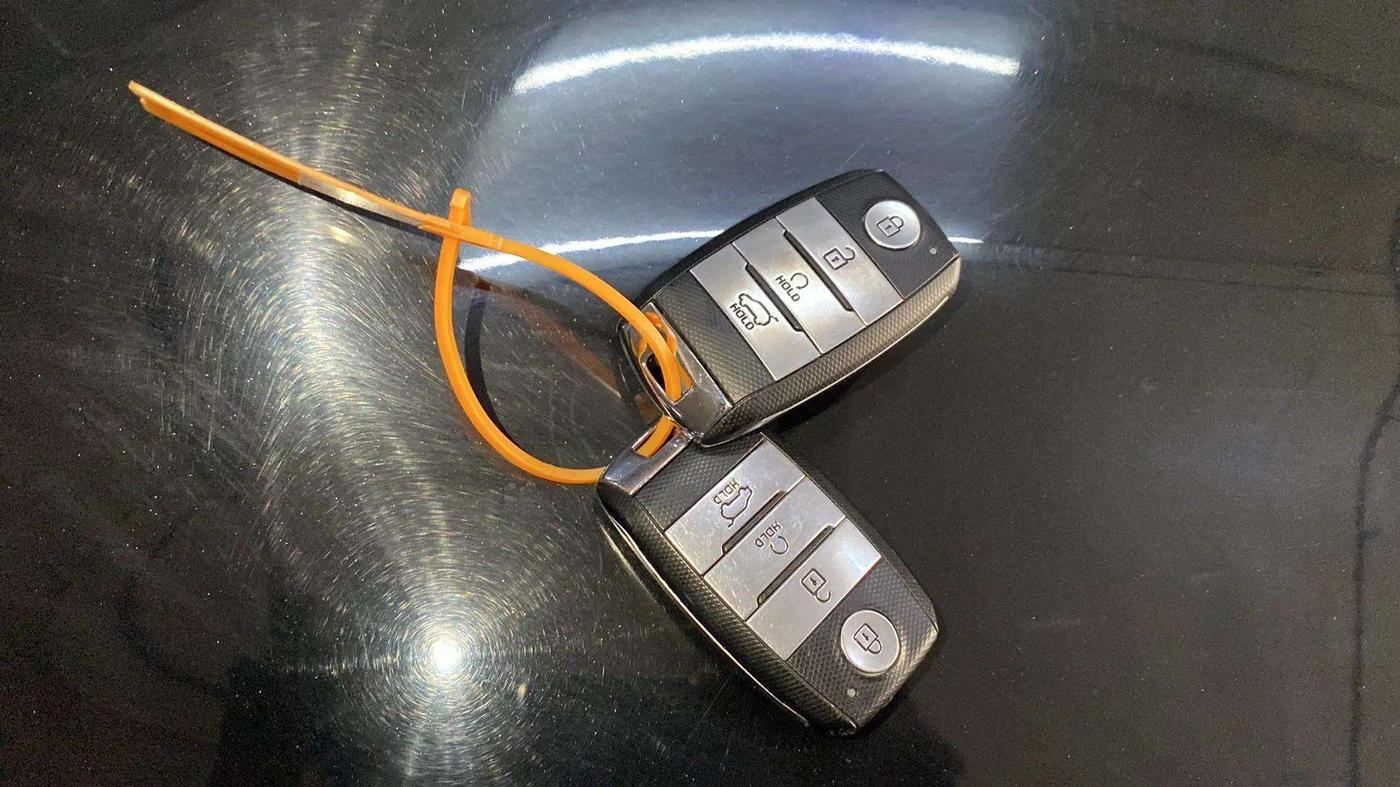 2022 KIA SONET HTK PLUS 1.0 IMT, Petrol, Manual, 9,651 km, Key Close Up