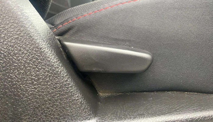 2017 Renault Duster RXS CVT, Petrol, Automatic, 60,169 km, Driver Side Adjustment Panel