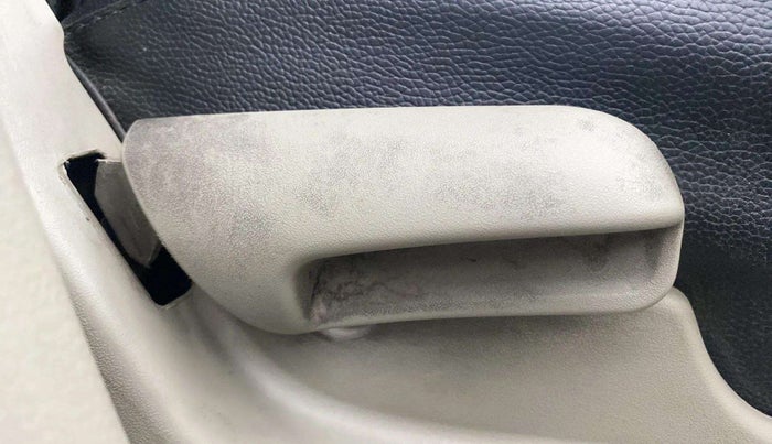 2016 Maruti Celerio ZXI, Petrol, Manual, 98,257 km, Driver Side Adjustment Panel